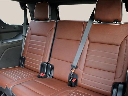 Used 2023 GMC Yukon Denali Ultimate image 18