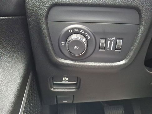 New 2025 Jeep Grand Cherokee Limited w/ Black Appearance Package image 28