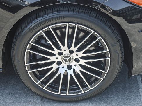 Used 2025 Mercedes-Benz C 300 Sedan image 11