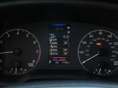 Used 2024 Toyota Corolla Cross LE w/ Moonroof Package image 25