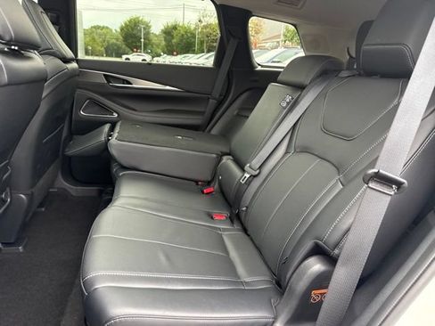 Certified 2024 INFINITI QX60 Luxe w/ Vision Package AWD/4WD image 6
