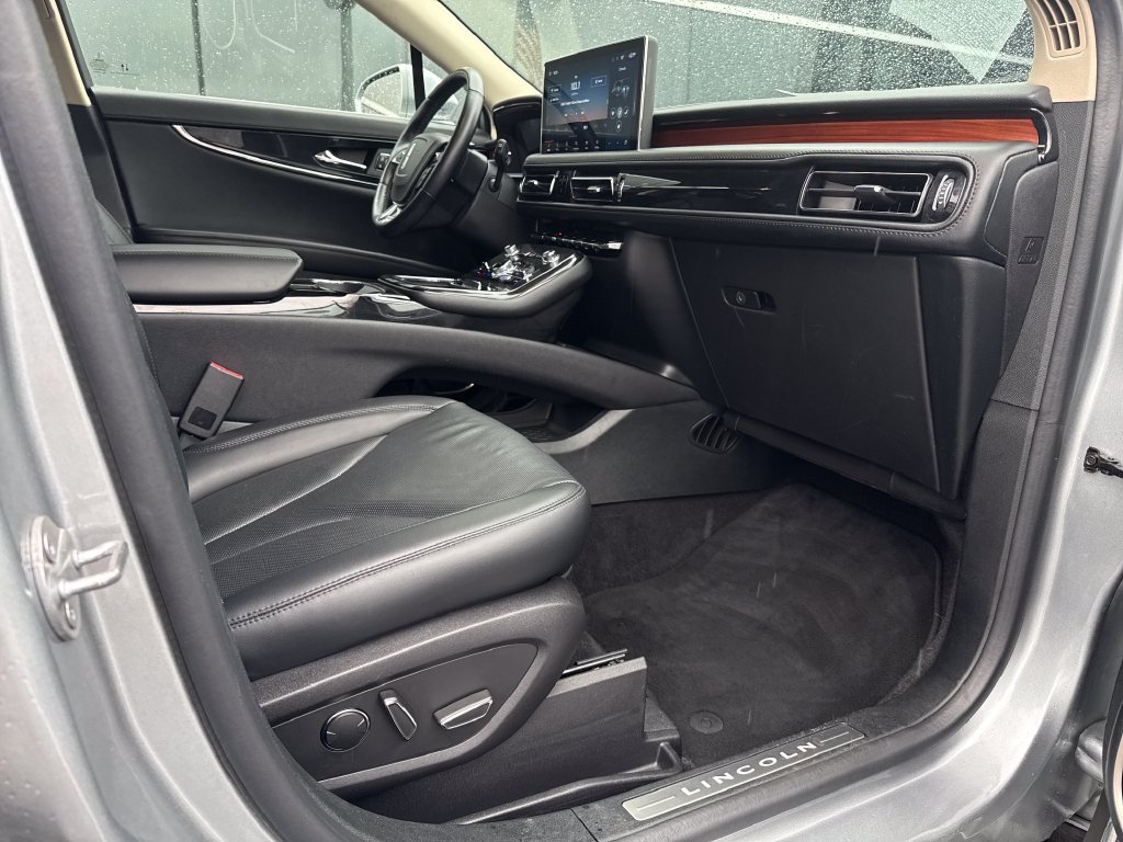Used 2022 Lincoln Nautilus Reserve AWD/4WD image 37