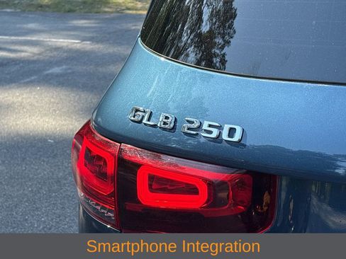 Used 2021 Mercedes-Benz GLB 250 4MATIC image 11