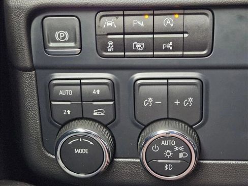 Used 2025 Chevrolet Tahoe LT w/ Comfort Package image 16