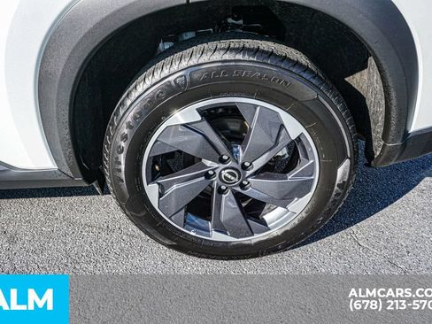Used 2024 Nissan Rogue SV FWD image 17