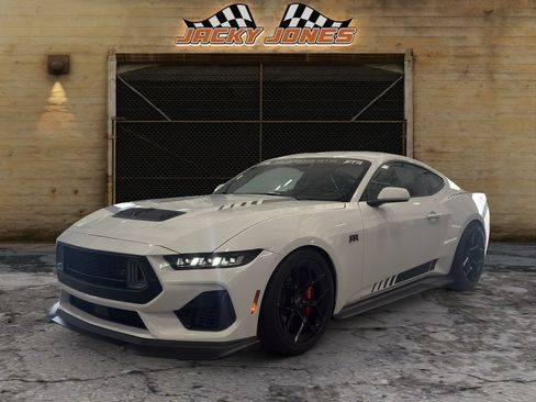 Used 2025 Ford Mustang GT Premium w/ GT Performance Package RWD image 2