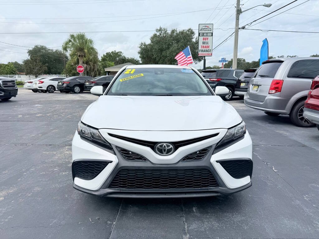 Used 2021 Toyota Camry SE FWD image 2