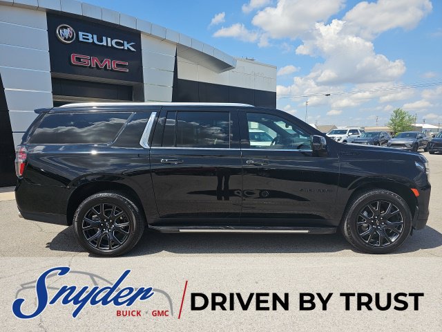 Used 2023 Chevrolet Suburban High Country AWD/4WD image 8