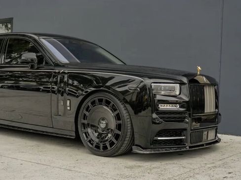 Used 2024 Rolls-Royce Phantom Sedan image 38