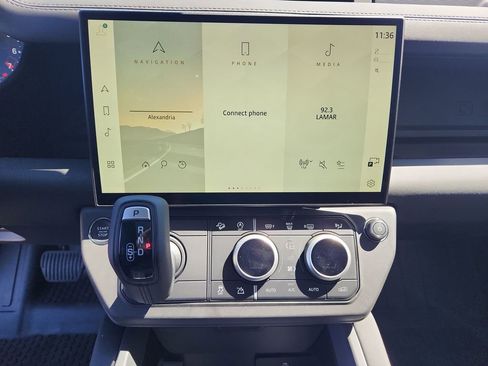 New 2026 Land Rover Defender 110 X-Dynamic SE AWD/4WD image 15