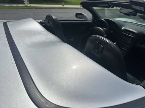 Used 2001 Chevrolet Corvette Convertible w/ Preferred Equipment Group2 RWD image 21