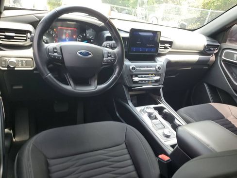 Used 2020 Ford Explorer XLT AWD/4WD image 10