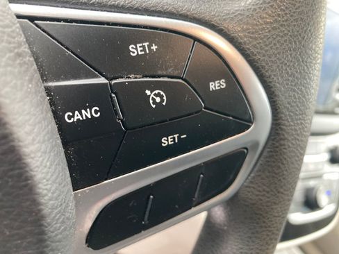 Used 2017 Chrysler Pacifica Touring Plus w/ Tire & Wheel Group image 44