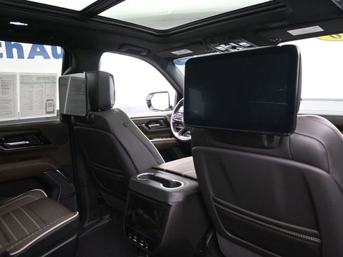 Used 2026 GMC Yukon Denali Ultimate AWD/4WD image 14