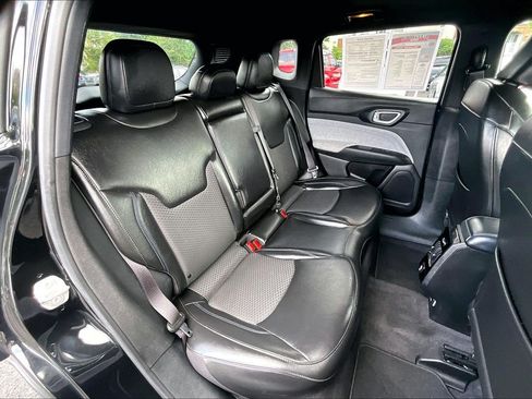 Used 2023 Jeep Compass Latitude AWD/4WD image 25