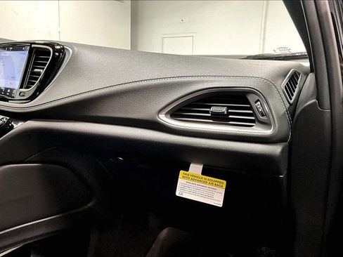 New 2026 Chrysler Pacifica Limited w/ S Appearance Package image 10