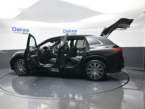 Used 2023 Mercedes-Benz EQS 580 4MATIC SUV image 57