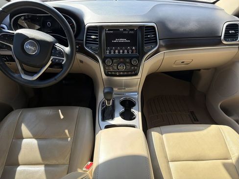 Used 2018 Jeep Grand Cherokee Limited image 16