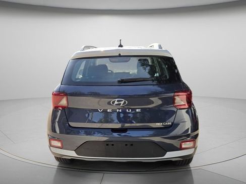 Used 2023 Hyundai Venue Limited w/ Cargo Package FWD image 9