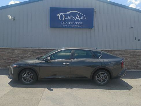 Used 2025 Kia K4 FWD image 1