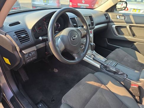 Used 2008 Subaru Outback 2.5i L.L. Bean AWD/4WD image 11
