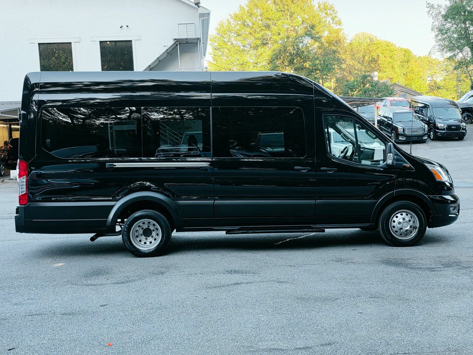 Used 2022 Ford Transit 350 XLT RWD image 8