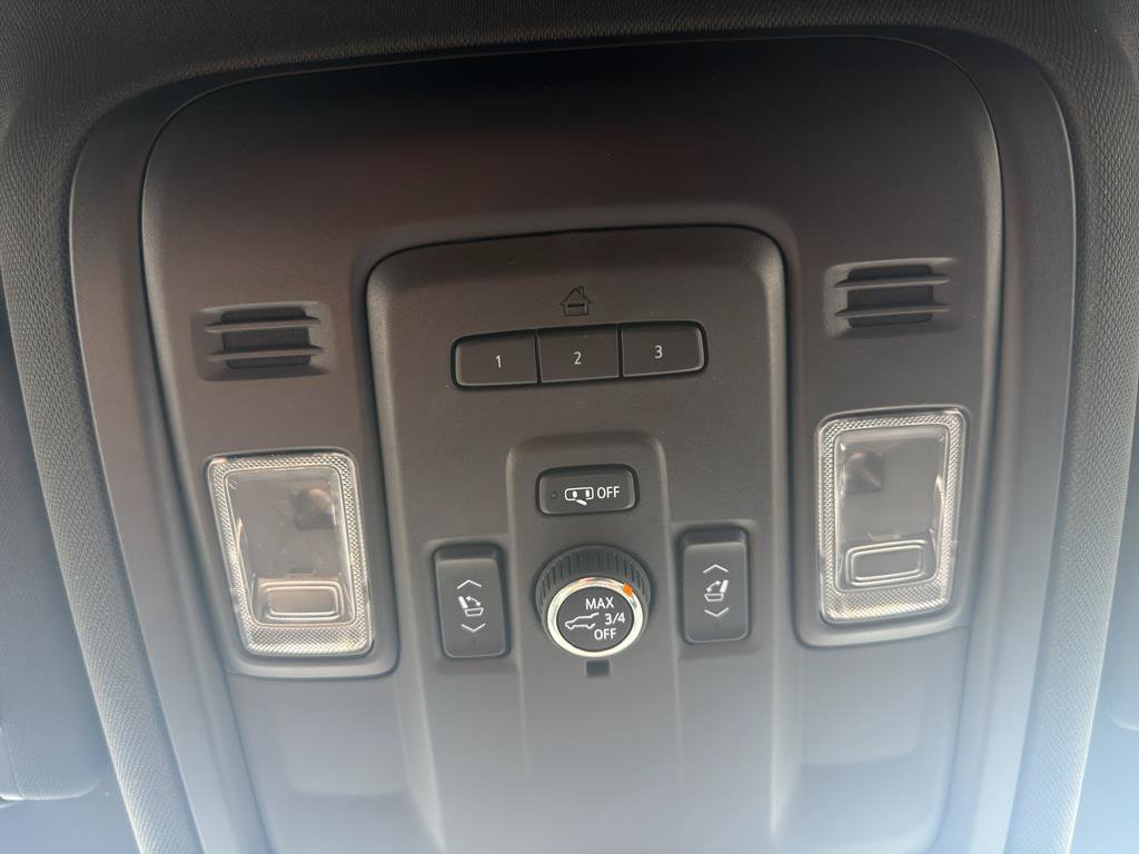 Used 2021 Chevrolet Tahoe Premier AWD/4WD image 18