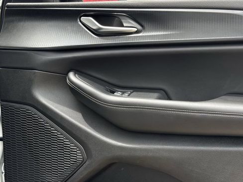 Used 2023 Jeep Grand Cherokee L Laredo image 26