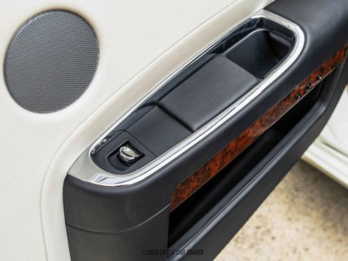 Used 2015 Rolls-Royce Ghost image 90