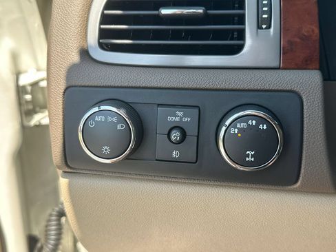 Used 2012 Chevrolet Tahoe LTZ AWD/4WD image 30