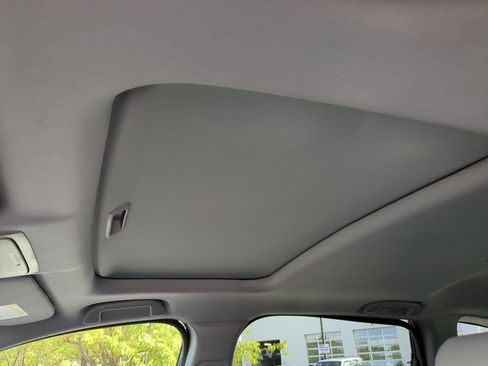 Used 2022 Honda CR-V Touring image 27