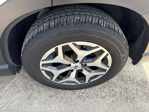 Used 2024 Subaru Forester Premium AWD/4WD image 7