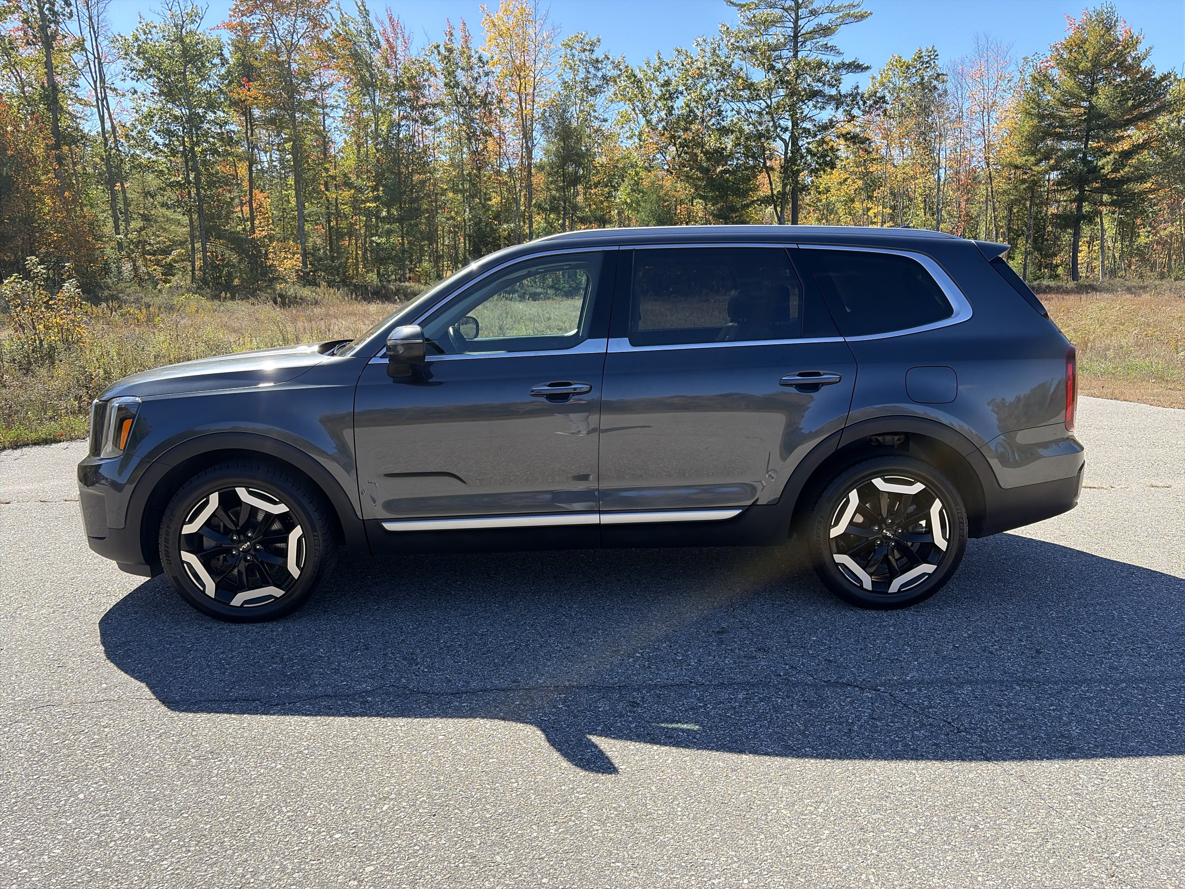 Certified 2024 Kia Telluride S w/ S Sunroof Package AWD/4WD image 8