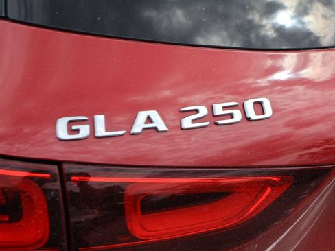 Used 2021 Mercedes-Benz GLA 250 4MATIC image 15