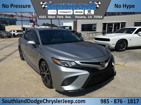 Used 2020 Toyota Camry SE w/ Convenience Package image 1