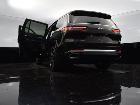 Used 2023 Jeep Grand Cherokee L Overland w/ Rear Seat Video Group I image 39