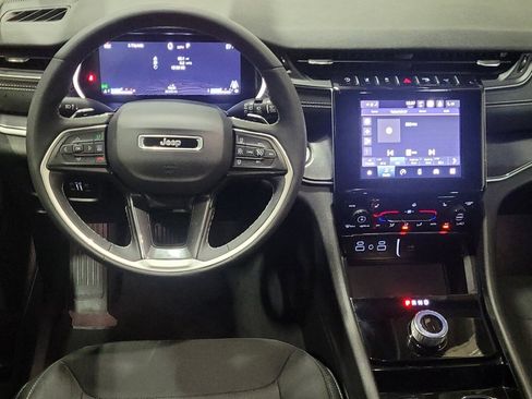 Used 2023 Jeep Grand Cherokee Laredo w/ Luxury Tech Group I image 22