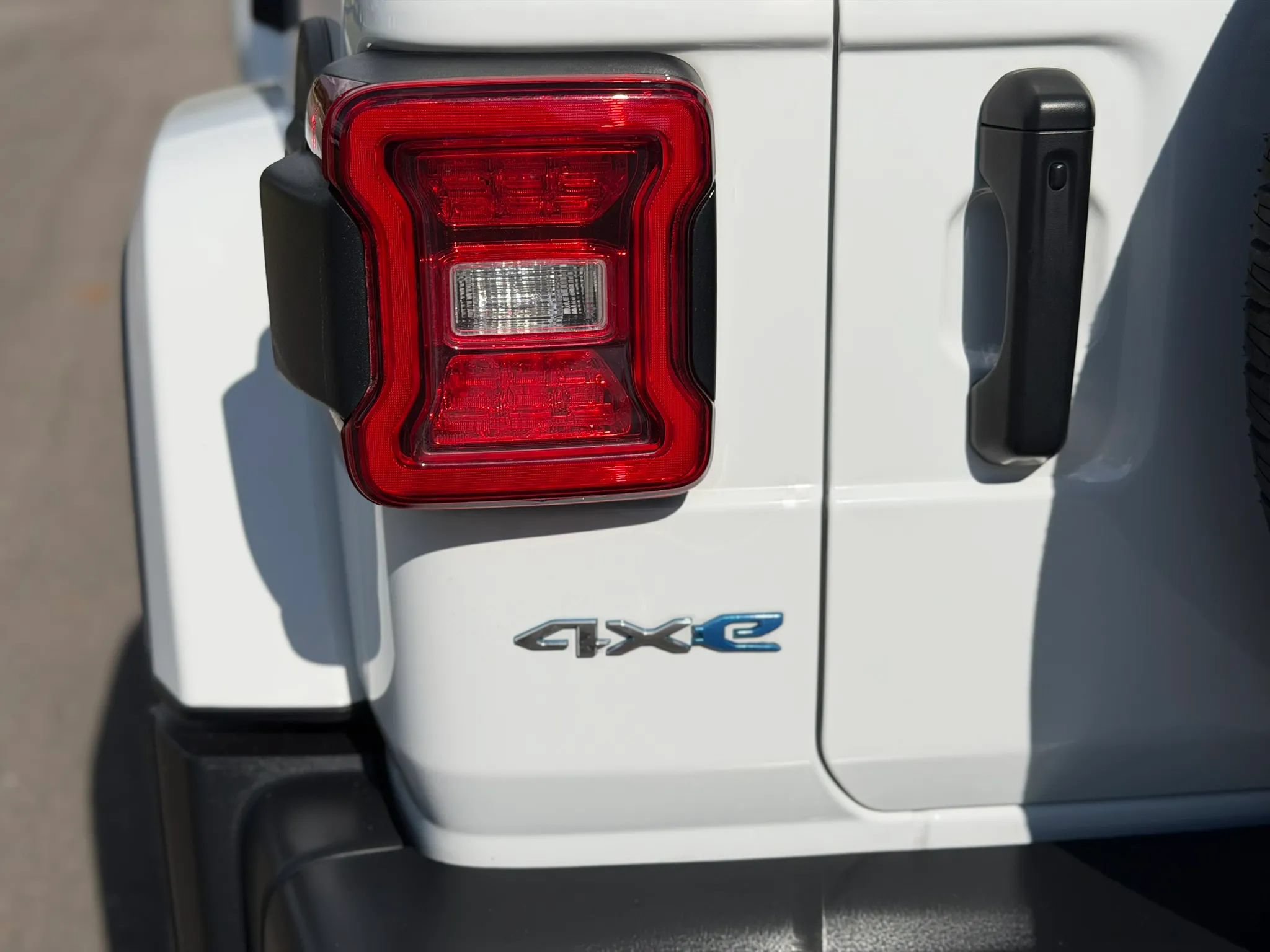 Used 2021 Jeep Wrangler Unlimited Sahara AWD/4WD image 33