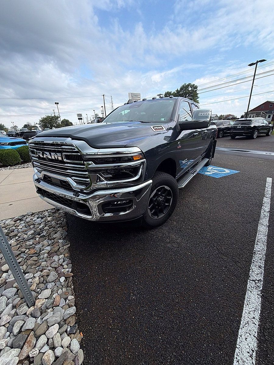 Used 2025 RAM 2500 Laramie w/ Safety Group AWD/4WD image 2