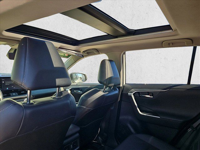 Used 2022 Toyota RAV4 Limited AWD/4WD image 19