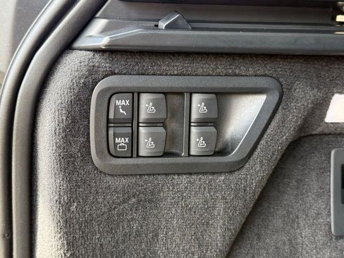 Used 2024 BMW X7 xDrive40i AWD/4WD image 42