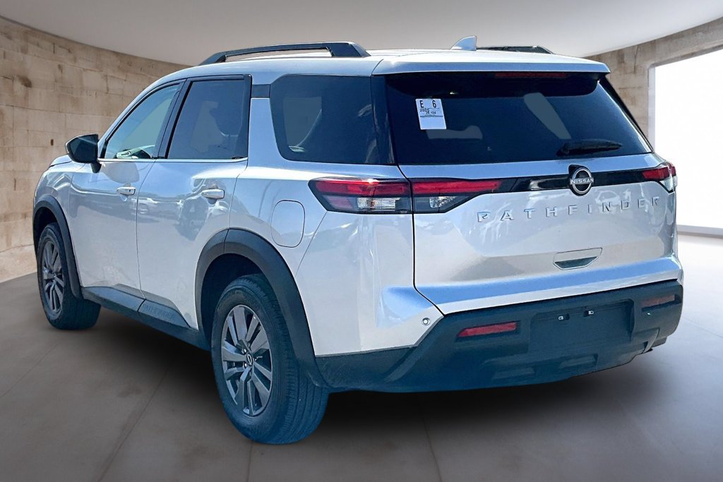 Used 2025 Nissan Pathfinder SV FWD image 13