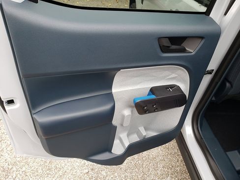 New 2025 Ford Maverick XLT w/ Equipment Group 301A image 15