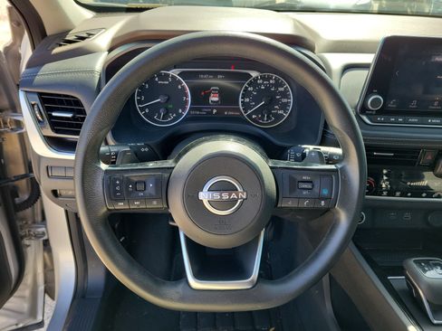Used 2023 Nissan Rogue SV FWD image 22