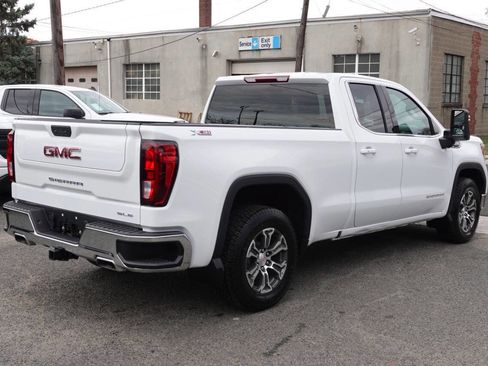 Used 2022 GMC Sierra 1500 SLE w/ X31 Off-Road Package image 3