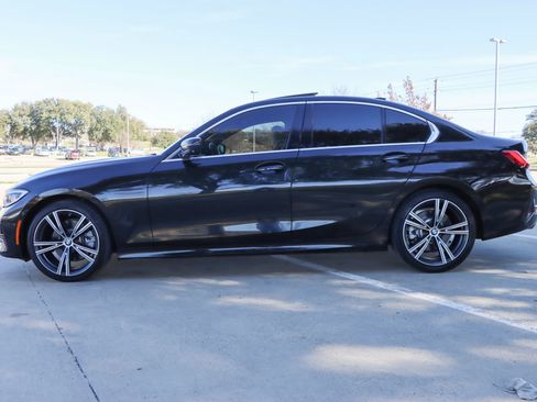 Used 2019 BMW 330i Sedan w/ Premium Package image 4