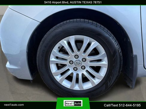 Used 2016 Toyota Sienna XLE image 43