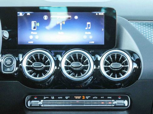 Certified 2025 Mercedes-Benz GLA 35 AMG 4MATIC image 15