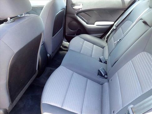 Used 2018 Kia Forte LX w/ LX Popular Package FWD image 6