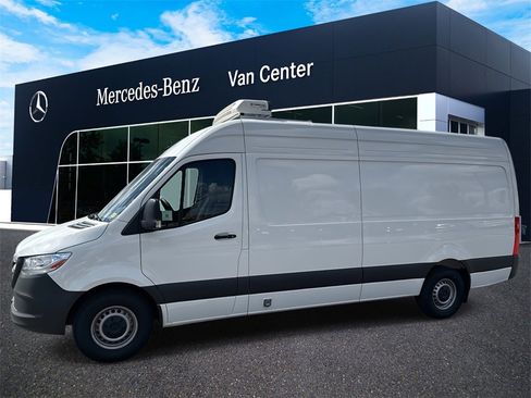 New 2025 Mercedes-Benz Sprinter 2500 image 2
